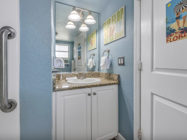Beachfront Studio Beautiful Gulf Views